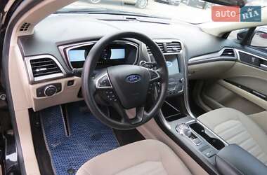 Седан Ford Fusion 2019 в 