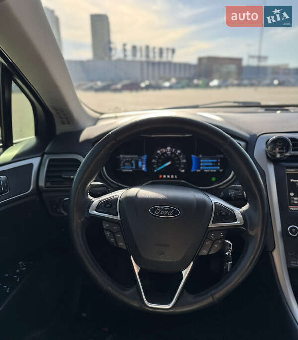Седан Ford Fusion 2015 в Одессе