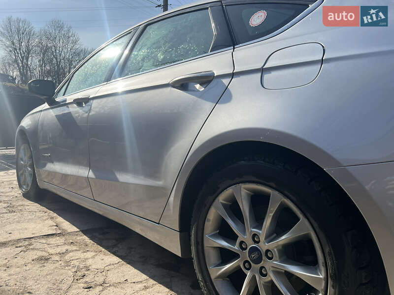 Седан Ford Fusion 2017 в Львове