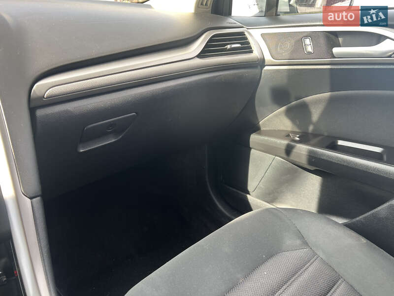 Седан Ford Fusion 2017 в Львове