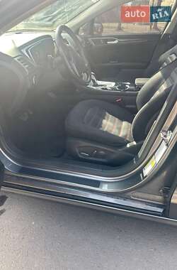 Седан Ford Fusion 2014 в 