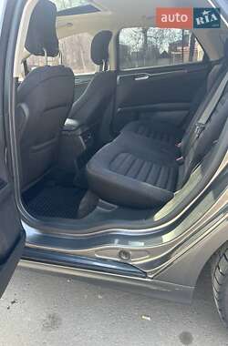 Седан Ford Fusion 2014 в 