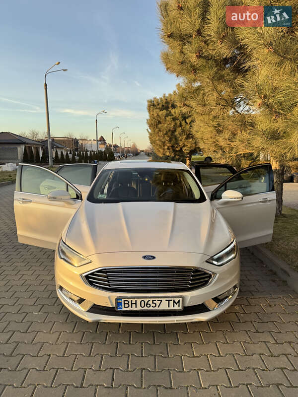 Седан Ford Fusion 2016 в Одесі