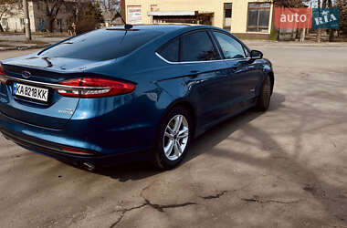 Седан Ford Fusion 2017 в 