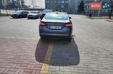Седан Ford Fusion 2012 в 