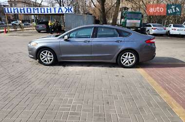 Седан Ford Fusion 2012 в 