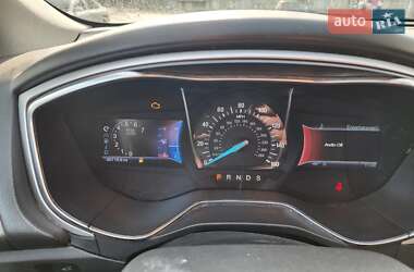Седан Ford Fusion 2012 в 