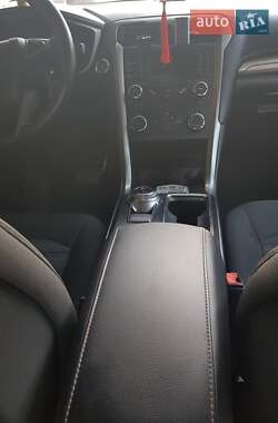 Седан Ford Fusion 2017 в 