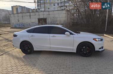 Седан Ford Fusion 2015 в Черновцах