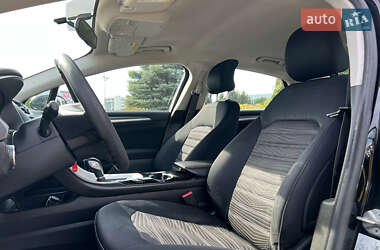 Седан Ford Fusion 2015 в 