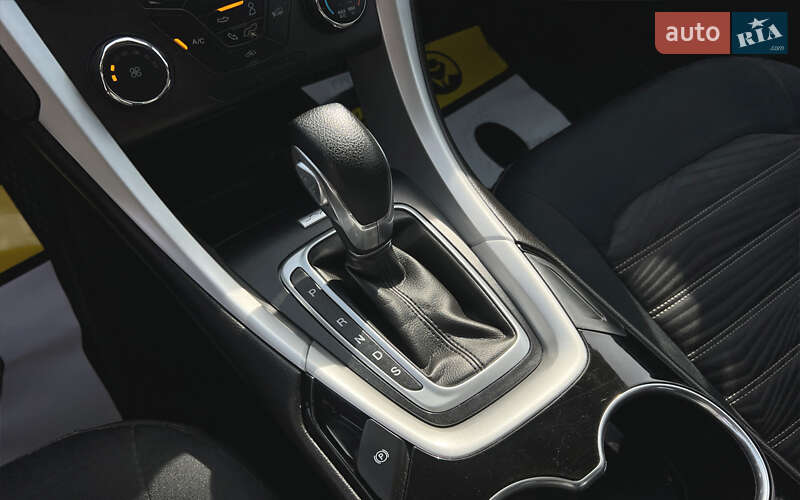Седан Ford Fusion 2015 в Львове