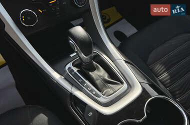 Седан Ford Fusion 2015 в 