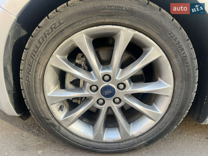 Седан Ford Fusion 2017 в Львове