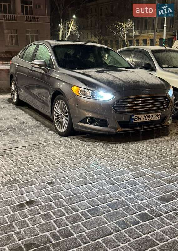 Седан Ford Fusion 2013 в Одесі
