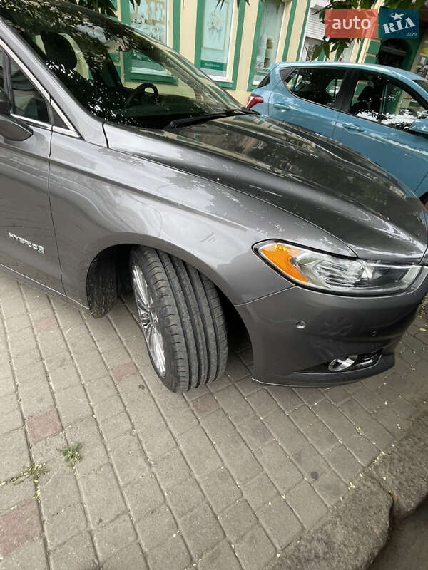 Седан Ford Fusion 2013 в Одесі