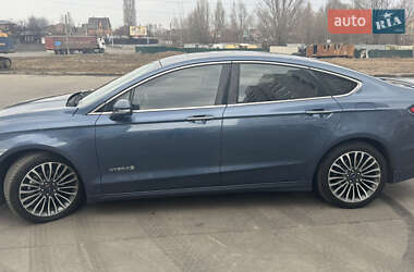 Седан Ford Fusion 2018 в 