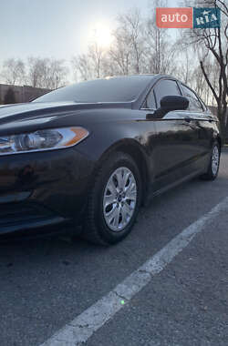 Седан Ford Fusion 2013 в 