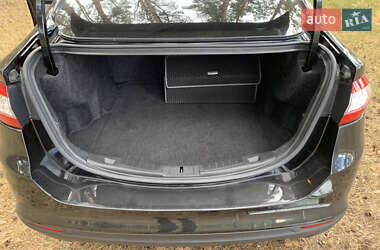 Седан Ford Fusion 2013 в 