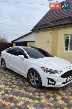 Седан Ford Fusion 2019 в 