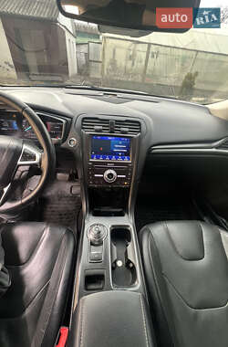 Седан Ford Fusion 2019 в 