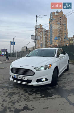 Седан Ford Fusion 2013 в 