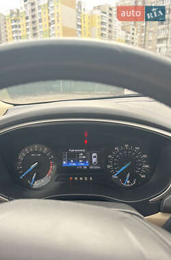 Седан Ford Fusion 2013 в 