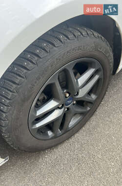 Седан Ford Fusion 2013 в 