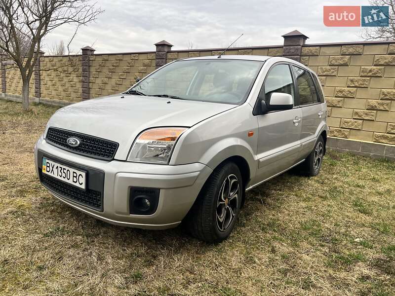 Хетчбек Ford Fusion 2010 в 