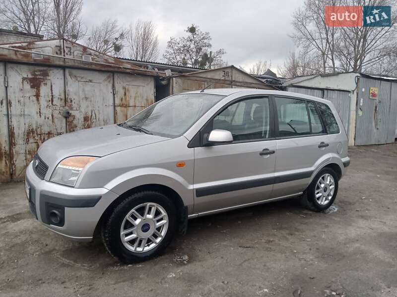Хэтчбек Ford Fusion 2007 в Киеве