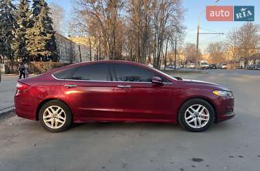 Седан Ford Fusion 2013 в 