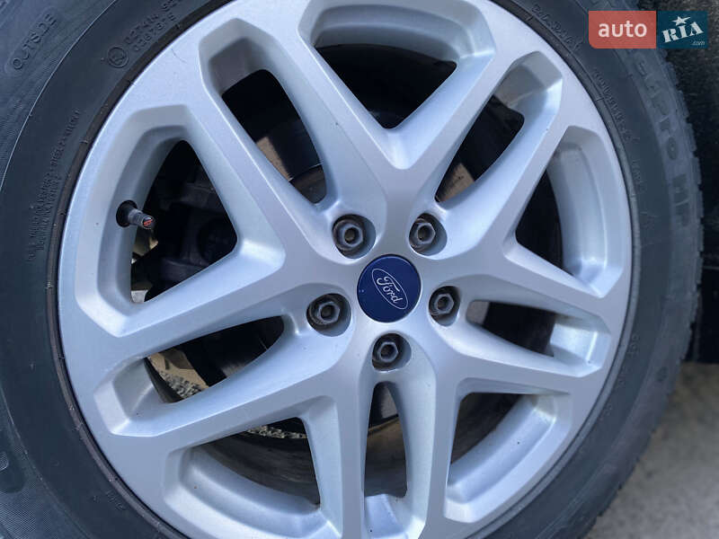 Седан Ford Fusion 2015 в Тернополе