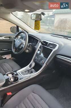 Седан Ford Fusion 2015 в 