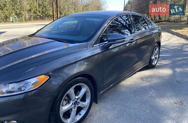 Седан Ford Fusion 2015 в 