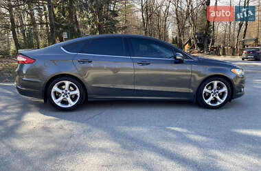Седан Ford Fusion 2015 в 