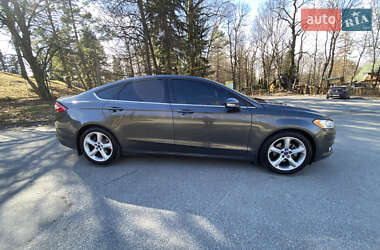 Седан Ford Fusion 2015 в 