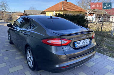 Седан Ford Fusion 2015 в 