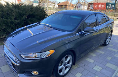 Седан Ford Fusion 2015 в 