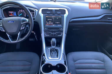 Седан Ford Fusion 2015 в 