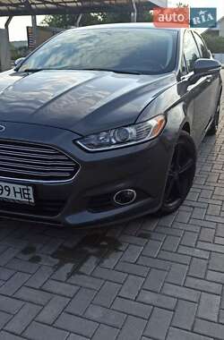 Седан Ford Fusion 2015 в 
