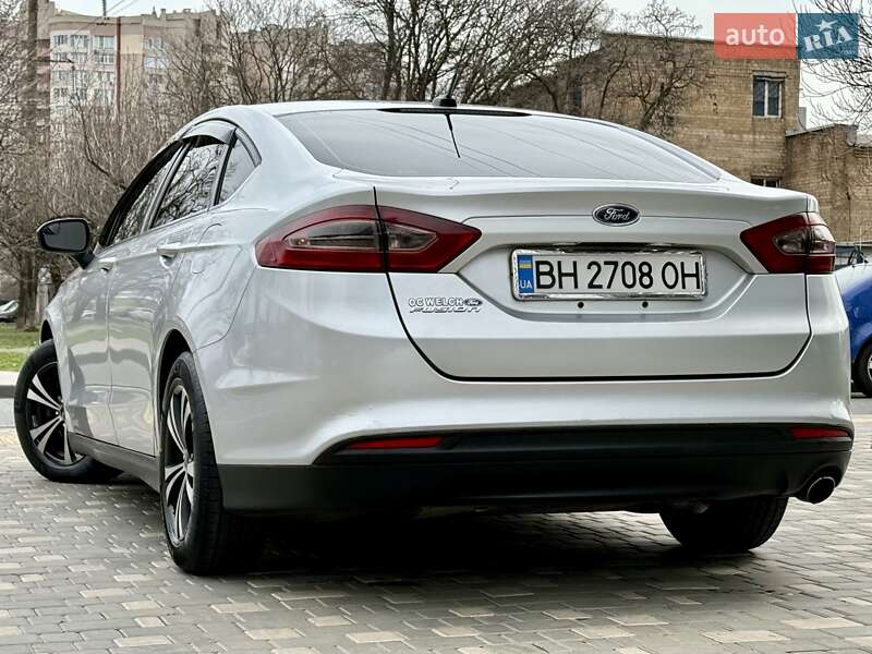 Седан Ford Fusion 2013 в Одесі
