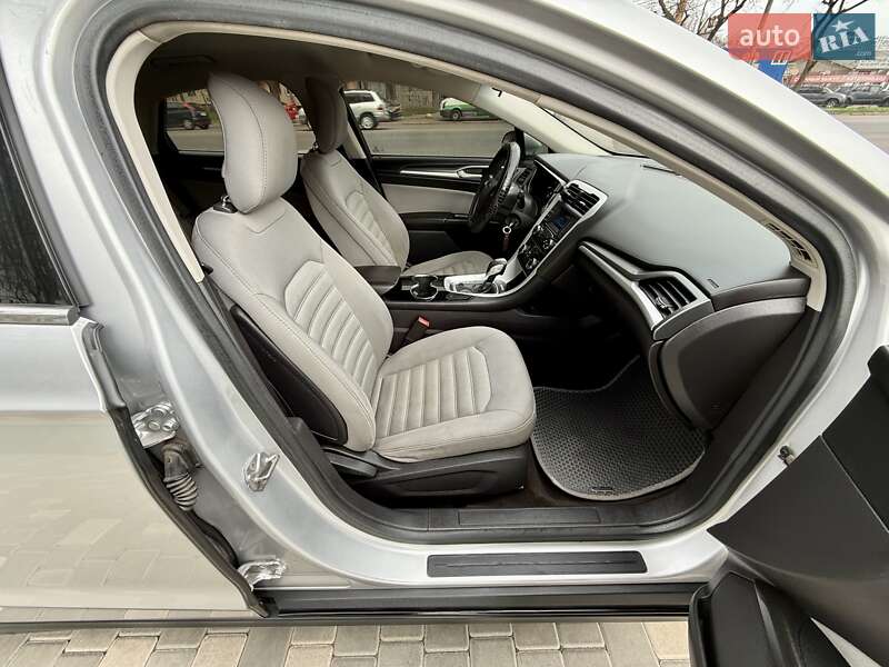 Седан Ford Fusion 2013 в Одесі