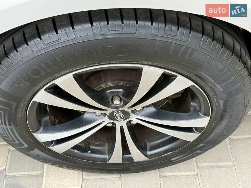 Седан Ford Fusion 2013 в Одесі