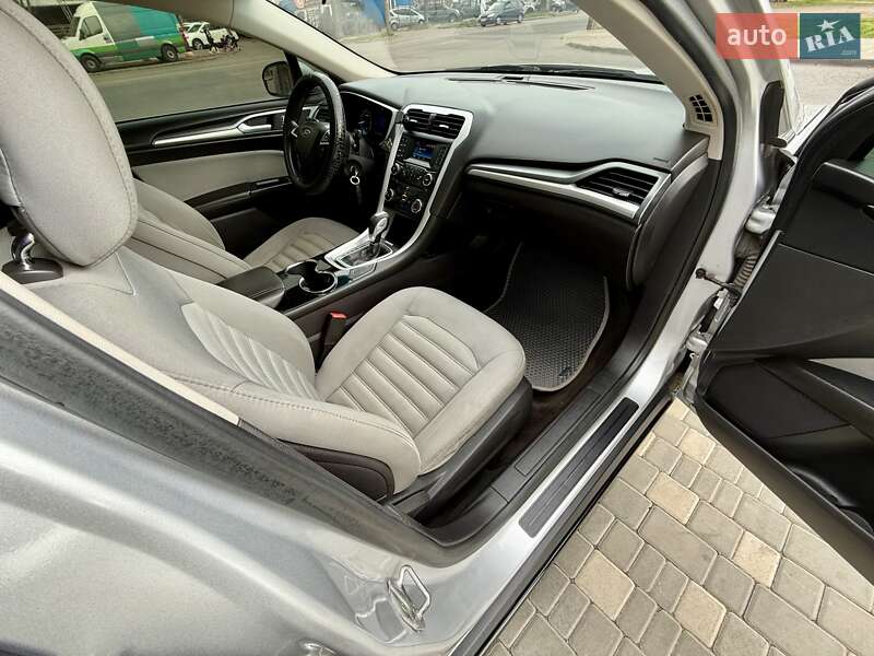 Седан Ford Fusion 2013 в Одесі