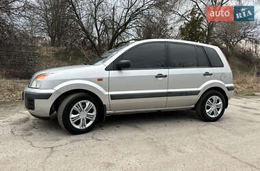 Хэтчбек Ford Fusion 2005 в 