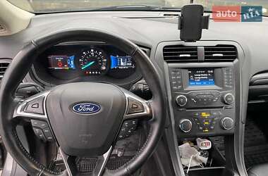 Седан Ford Fusion 2018 в 