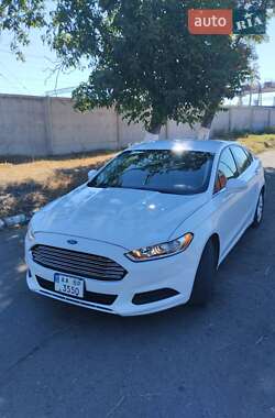 Седан Ford Fusion 2013 в 