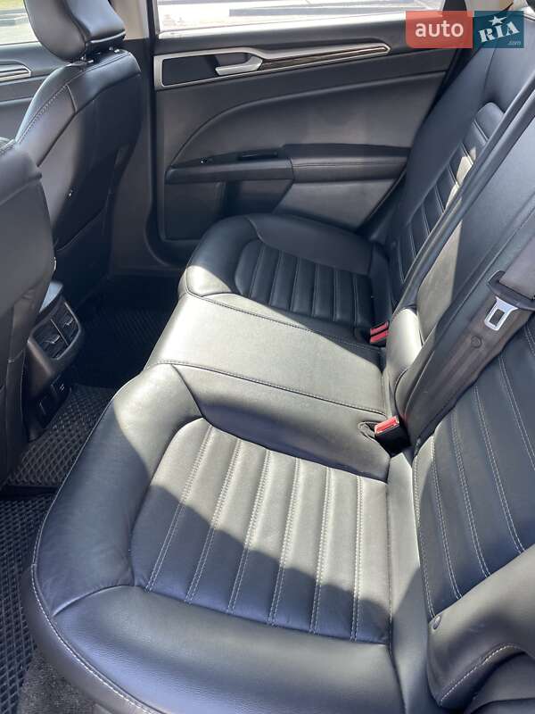 Седан Ford Fusion 2015 в Украинке