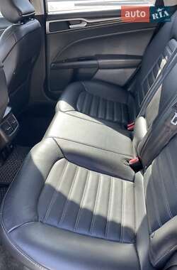 Седан Ford Fusion 2015 в 