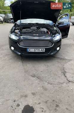 Седан Ford Fusion 2015 в 
