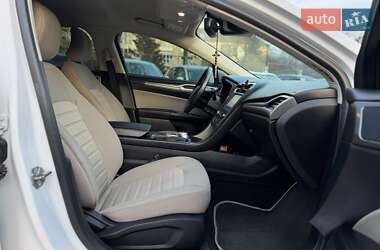 Седан Ford Fusion 2019 в 